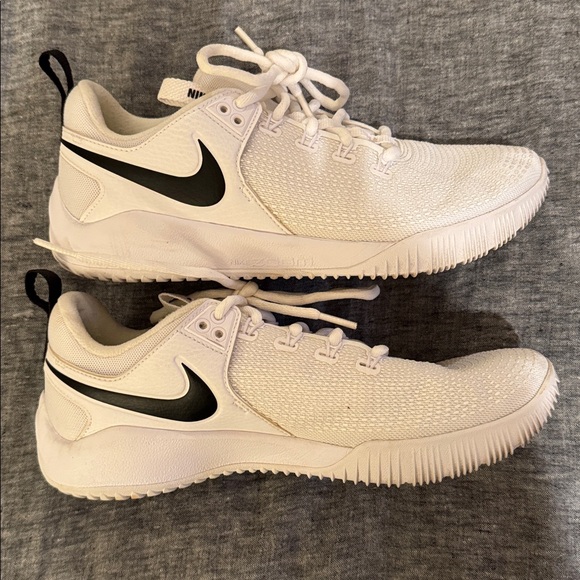 Nike Women's Zoom HyperAce 2 Volleyball Shoes white - Picture 2 of 6